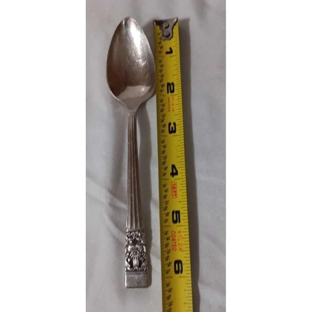 Vintage Oneida Community Dinner Spoons 4 Silver‎ Plate Coronation READ